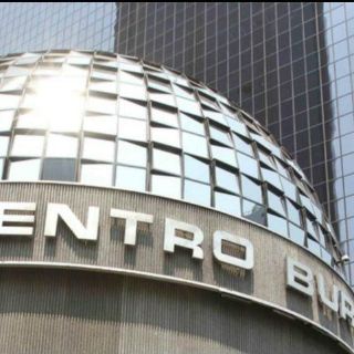 La BMV opera con baja, atenta a negociaciones entre EU y China