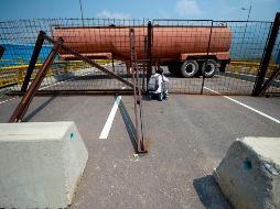 Maduro bloqueó la ayuda humanitaria enviada por los gobiernos estadounidense y colombiano por considerar que es un pretexto para llevar a cabo un golpe de Estado. AFP / ARCHIVO