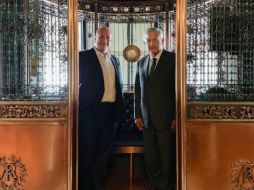 Enrique Alfaro y Andrés Manuel López Obrador recorrieron los pasillos del Palacio Nacional durante la reunión. ESPECIAL