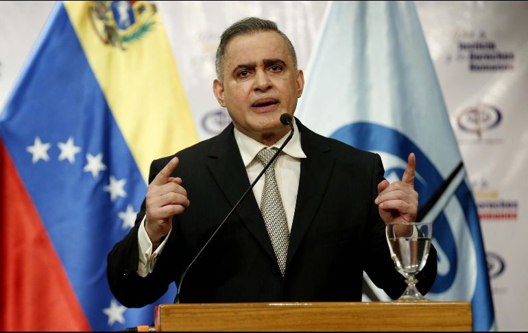 El fiscal general de Venezuela, Tarek Saab, aununcia la investigación contra los directivos nombrados por Guaidó. EFE/L. Muñoz