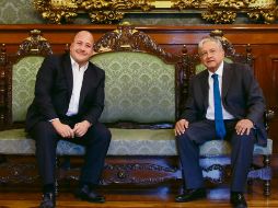 El gobernador de Jalisco, Enrique Alfaro, presumió que Andrés Manuel López Obrador le mostró el Palacio Nacional. “No todos los días el Presidente te acompaña (…). En verdad le agradezco las atenciones que tuvo conmigo”. FACEBOOK/EnriqueAlfaroR