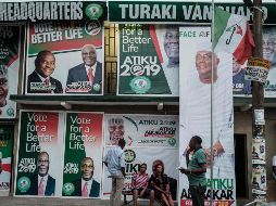 Los dos principales candidatos en las presidenciales son el jefe de Estado saliente, Muhamadu Buhari; y el líder de la oposición, Atiku Abubakar. AFP/Y. Chiba