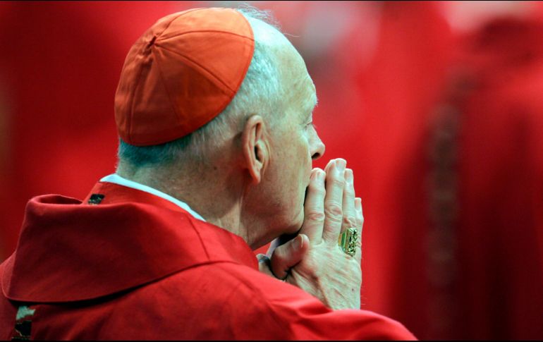 Funcionarios del Vaticano encontraron culpable a Theodore McCarrick de realizar proposiciones sexuales durante la confesión. AP / ARCHIVO
