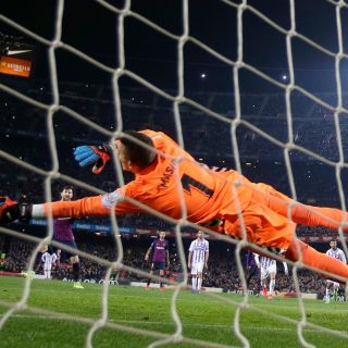 Barcelona consigue una victoria apretada ante Valladolid