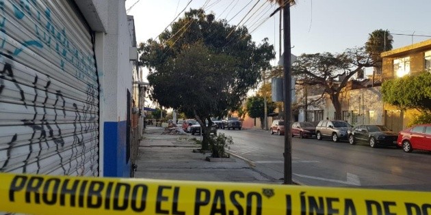 Asesinan a una mujer en negocio de tacos en Guadalajara