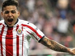 Vega se estrenó a lo grande como anotador con Chivas. AFP/U. Ruiz