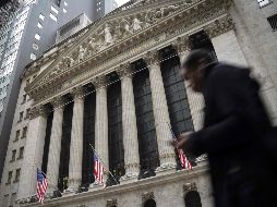 El índice industrial Dow Jones, que agrupa a 30 de las mayores empresas cotizadas de Estados Unidos, cerró el viernes con un fuerte avance de 443.86 puntos. AFP / ARCHIVO