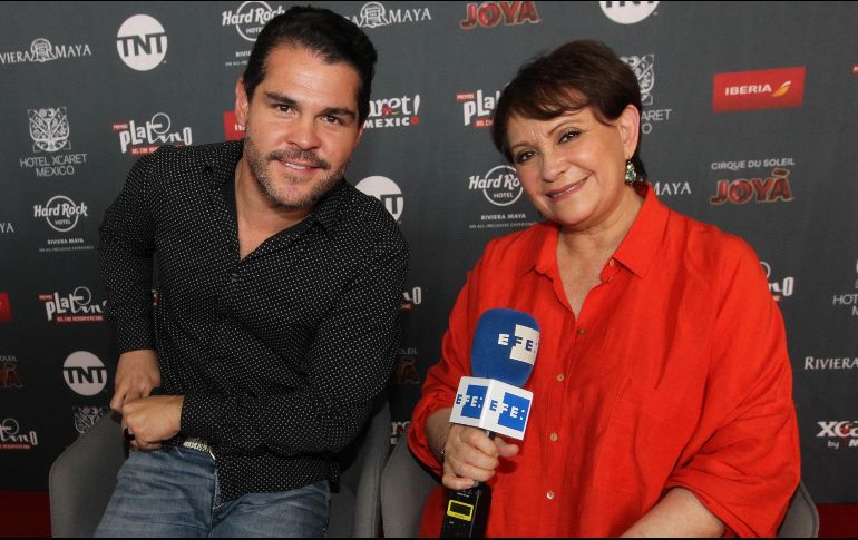 La actriz Adriana Barraza y el actor Marco de la O posan durante una entrevista en el marco de la sexta edición de los Premios Platino de Cine Iberoamericano 2019. EFE/M. Guzmán