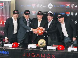 Sergio Ganem, Salvador Quirarte, Enrique Alfaro, Francisco González Albuerne e Ismael del Toro, durante la presentación oficial del equipo. EL INFORMADOR / A. Camacho