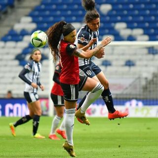 Las regias son más que las tapatías