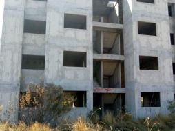 En el interior de la construcción se hallaba el cadáver cubierto con ropa. ESPECIAL / Policía de Tlajomulco