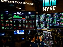 Las sólidas ganancias de Walmart hicieron que la compañía subiera 2.2 por ciento. AFP/ARCHIVO