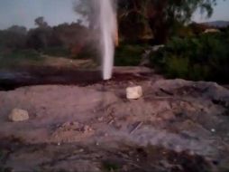 El combustible alcanzó al menos cinco metros de altura. ESPECIAL