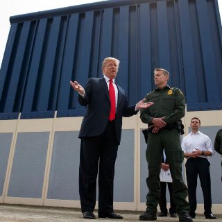 Trump critica a California tras demanda por muro