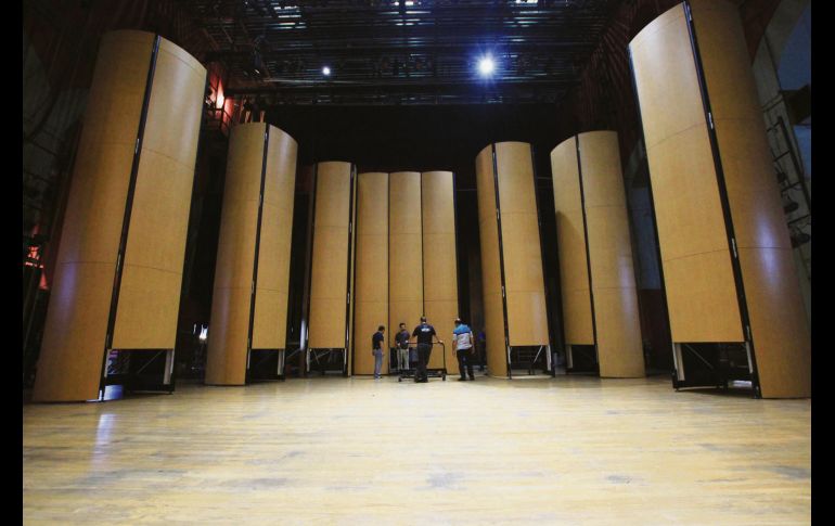 Trabajos de instalación de la concha acústica en el Teatro Degollado. CORTESÍA / SCJ