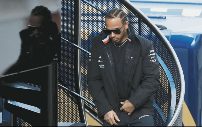 Lewis Hamilton dice que en Mercedes deben enfocarse en hacer bien las cosas. REUTERS / A. Gea