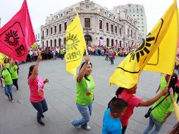 Con estas renuncias, el PRD se quedaría solamente con 10 diputados. NTX/ARCHIVO