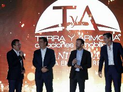 Directivos y autoridades reconocen las tres décadas de labor. EL INFORMADOR/A. Camacho