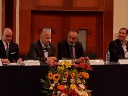 Alfaro Ramírez tomó protesta a Luis Felipe Mayorquín Vélez, nuevo presidente del Colegio y a los integrantes del consejo directivo del organismo. EL INFORMADOR/ R. Rivas