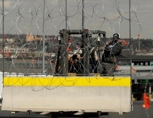 EU instala alambrado de púas en cruces con Ciudad Juárez