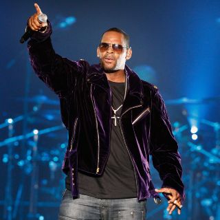 Acusan formalmente de abusos sexuales al cantante R. Kelly