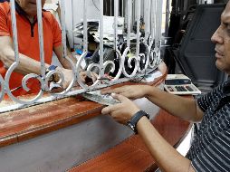 Las ganancias del peso frente al dólar se acentuaron tras la publicación de los datos inflacionarios. EL INFORMADOR/ARCHIVO