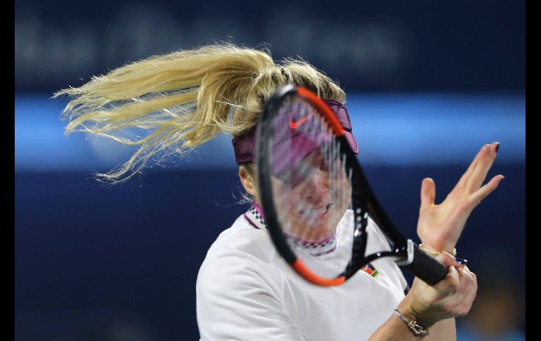 La ucraniana Elina Svitolina juega en partido de semifinales del campeonato Dubai Duty Free en Dubai, Emiratos Árabes Unidos. AP/K. Jebreili