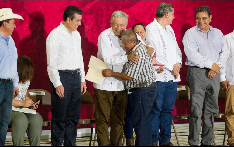 López Obrador arrancó en su estado natal el Programa Créditos Ganaderos a la Palabra. NTX/J. Pazos