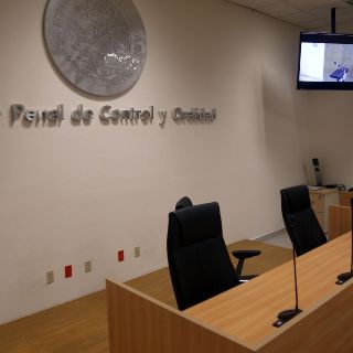 Libra juez proceso por abuso de autoridad