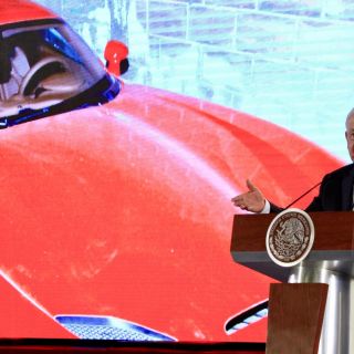 Subasta de autos atrae a más de 500