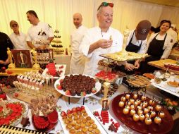 La lista lo conforman una gran variedad de platillos que se han convertido en clásicos de esta gala, como el Salmón ahumado con caviar, Agnolotti con trufa negra y las famosas estatuillas de chocolate doradas. AP / ARCHIVO