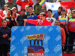 El presidente venezolano insiste, ante miles de simpatizantes, en que detrás de Juan Guaidó está 