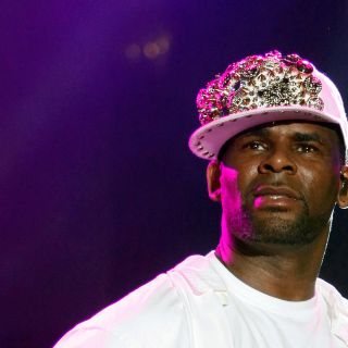 Fijan fianza de un millón de dólares al cantante R. Kelly