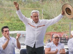 Este sábado se registraron hechos como la quema boletas y destrucción de casillas en algunos municipios morelenses, por lo que López Obrador hizo un llamado a actuar con responsabilidad. NTX/J. Pazos