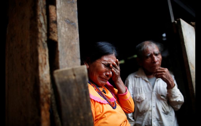 Una pareja de agricultores se lamentan de los operativos militares, defienden que solo quieren tener una vida digna. REUTERS / C. Jasso