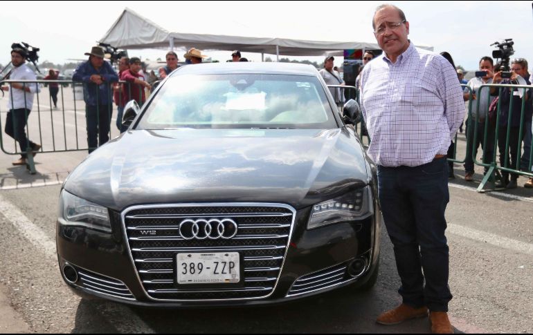 Un empresario quien se identificó como Enrique Herrera, compró el vehículo Audi A8 W12 usado por el ex presidente Enrique Peña Nieto. SUN/A. Ojeda