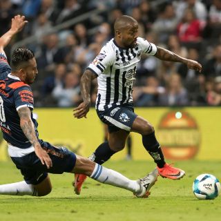 Monterrey cede el liderato tras empate con Puebla