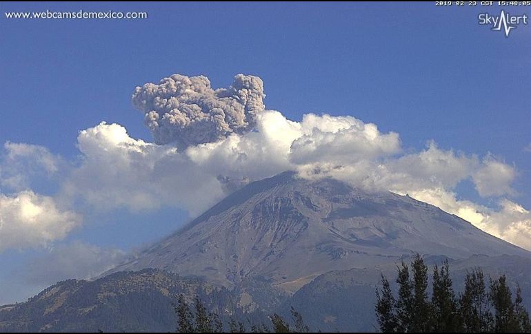 El Cenapred expuso que el monitoreo del volcán Popocatépetl se realiza de forma continua las 24 horas. TWITTER / @Popocatepetl_MX