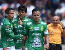 Macías (C) es el mejor anotador mexicano del Clausura 2019 con cinco tantos.  AFP/R. Arangua