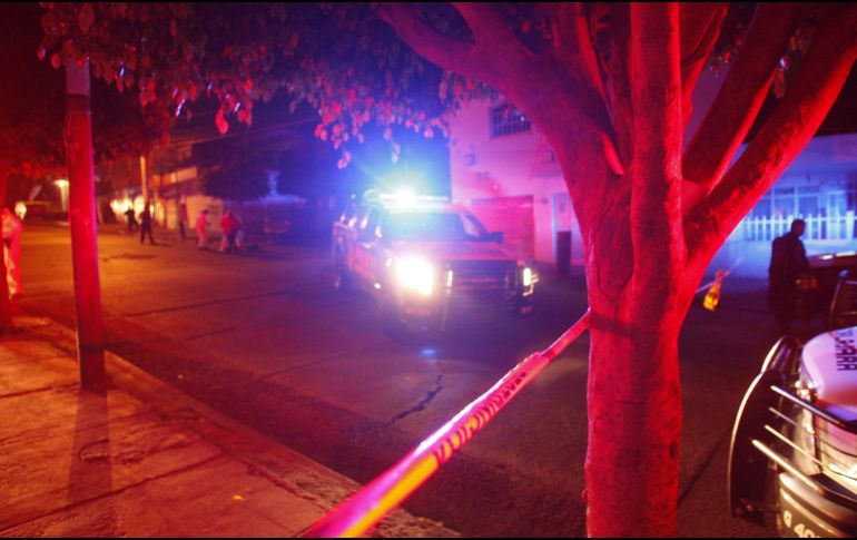 De acuerdo con paramédicos municipales, el sujeto presentó varios disparos en el tórax y el rostro. EL INFORMADOR / ARCHIVO