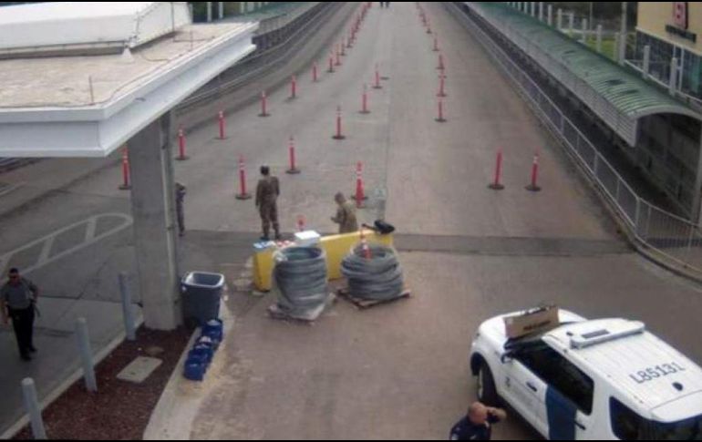 Autoridades de ambos lados declinaron abrir el puente a la circulación vehicular y se espera que mañana se reanuden las actividades de este cruce. TWITTER / @ReportoCA