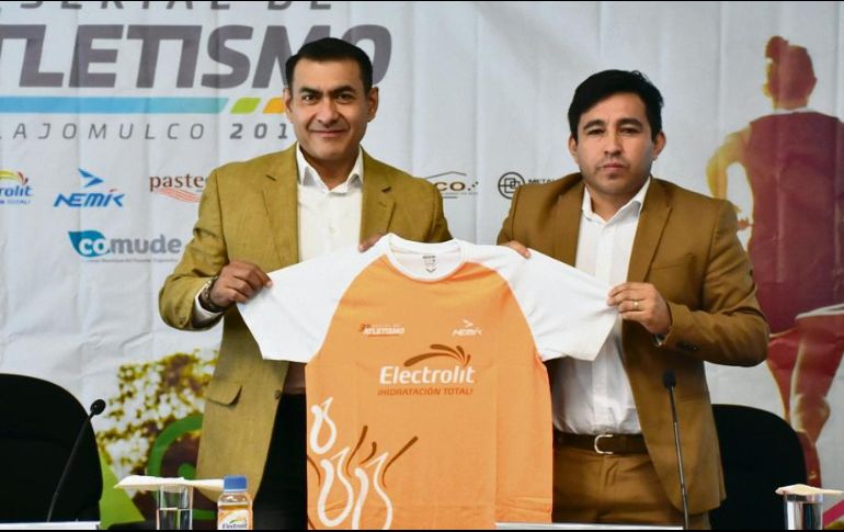 Salvador Zamora, alcalde de Tlajomulco (izq.) espera una gran participación. GOBIERNO DE TLAJOMULCO