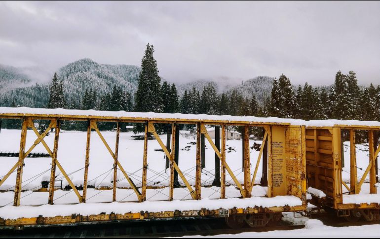 Vista desde el interior de uno de los vagones, que muestra las condiciones climáticas adversas en la zona. AP/E. Wyrick