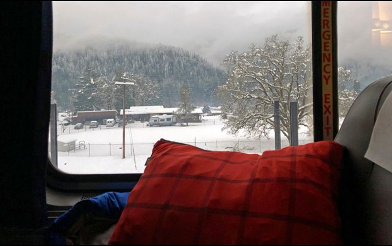 Vista desde el interior de uno de los vagones, que muestra las condiciones climáticas adversas en la zona. AP/E. Wyrick