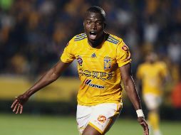 El ecuatoriano Enner Valencia festeja uno de sus tres tantos en la goleada de los Tigres al equipo costarricense. MEXSPORT