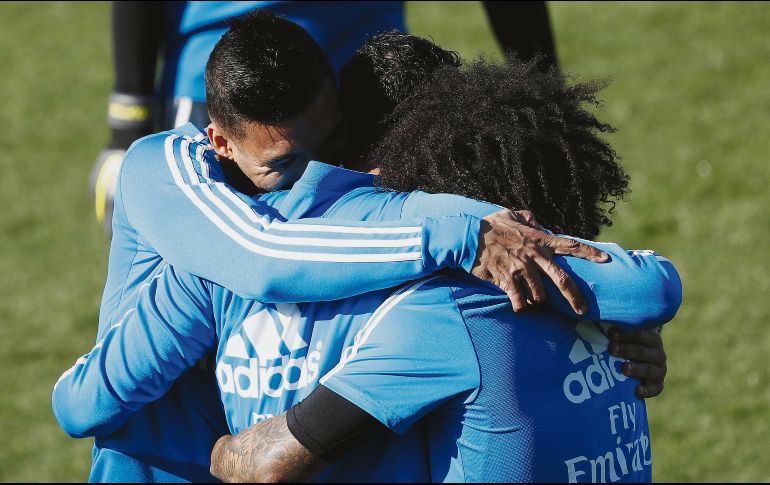 Los merengues terminaron entre bromas la práctica previa al gran choque frente al Barcelona. EFE