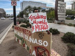 Manifestantes señalaron como autoridad responsable a la Secretaría de Economía por omitir su obligación de fijar los precios de la gasolina, así como a la SHCP. SUN/ARCHIVO