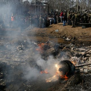 Pakistán derriba dos aviones indios y captura a un piloto