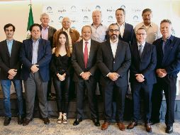 La Cámara renovó a su Consejo; al centro, de corbata roja, Rodolfo González González, presidente. ESPECIAL