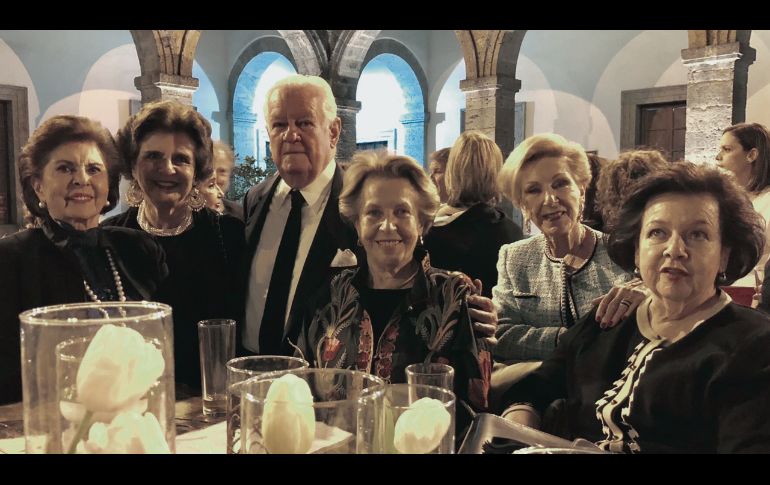 Ana Rosa, Tatis, Willy, Sofía, Simone y Pinky.